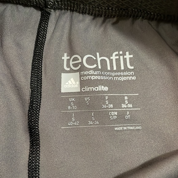 Adidas Team Canada capris leggings. Size small - Picture 3 of 6